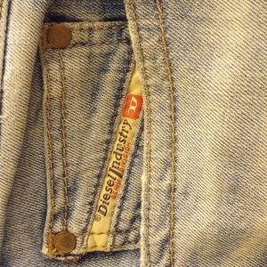 Diesel Industry Italian Men's Jeans (Distressed) Size 34